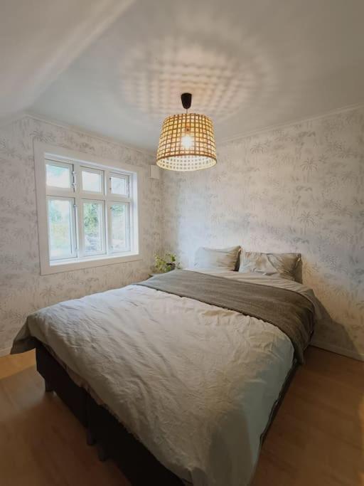 Charming House In Ulsteinvik With Free Parking Villa Luaran gambar